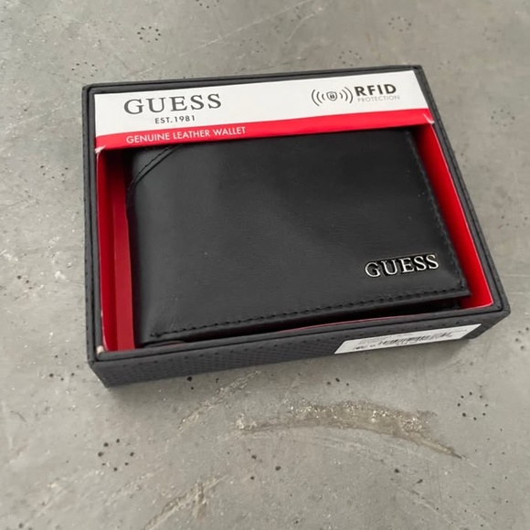 Guess Genuine Leather Wallet - Picture 1 of 2